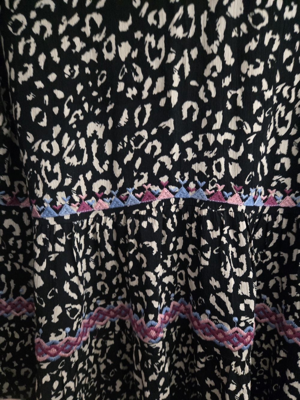 Anthropologie Black and Cream Leopard V-Neck Peasant Top with Embroidered Trim - Picture 5 of 5